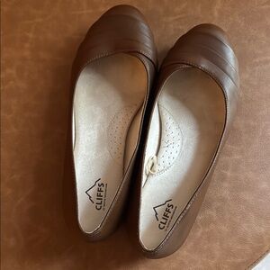 Cliffs by WHITE MOUNTAIN Brown Leather Flats